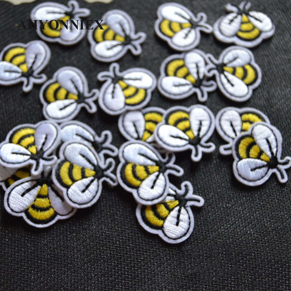 10pcs/lot Small Yellow Bee Pat - đánh giá và giá Streetwear Brand Stickers
