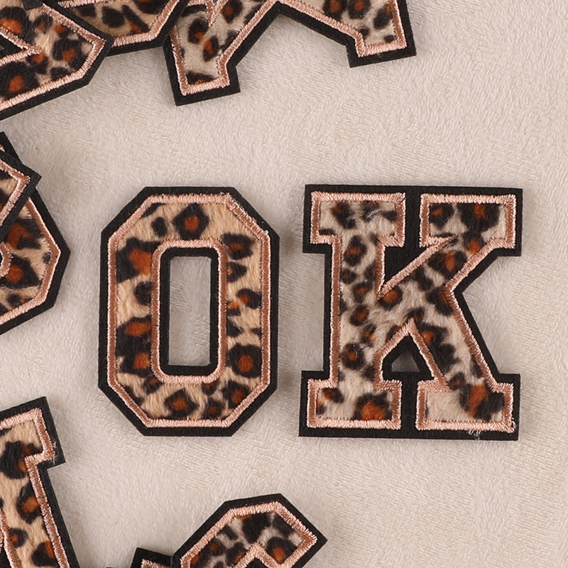 Carnival Leopard Print Letters - đánh giá và giá Streetwear Brand Stickers